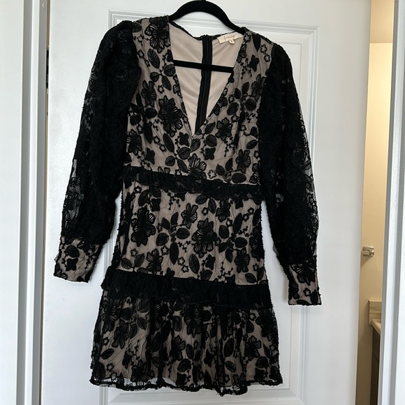 Lace sheer bubble sleeve dress - Picture 1 of 3